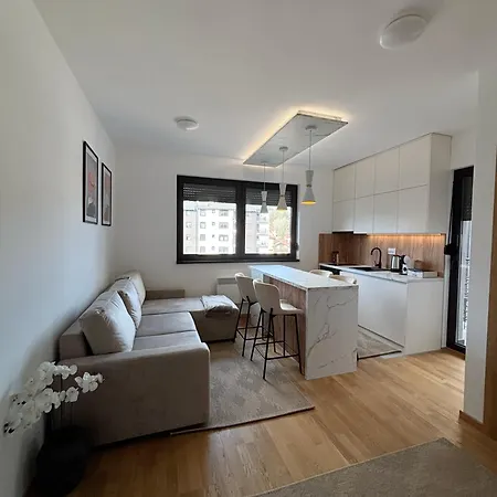 Bonsai Apartment