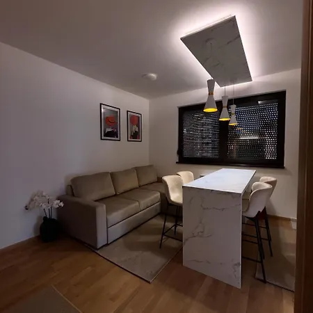 Bonsai Apartment